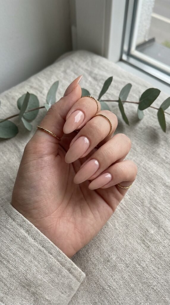 Almond nails 342f5412d2