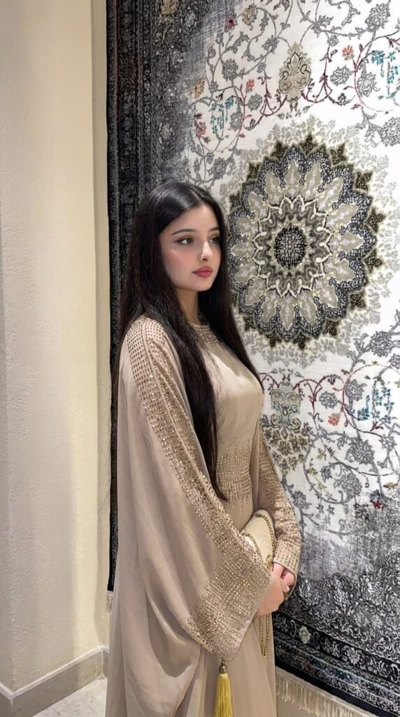 Simple Outfit Expensive Look – Styling Secrets for Women 2026 6 Monochrome beige outfit 202604281226
