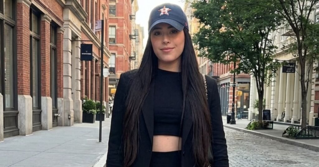 All Black Outfit Trend 2026 – Minimal Luxury Street Style Guide