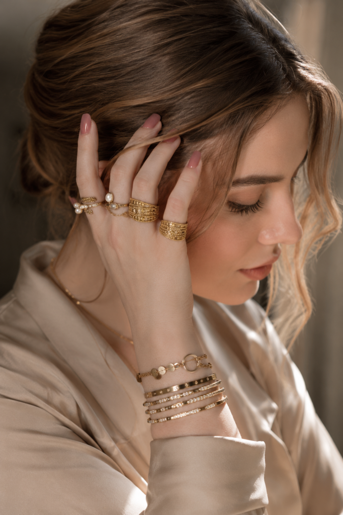 Elegant Gold Jewelry Styling Ideas for Women 2026 3 d34281ed 6779 4365 a038 b257a8cda20e