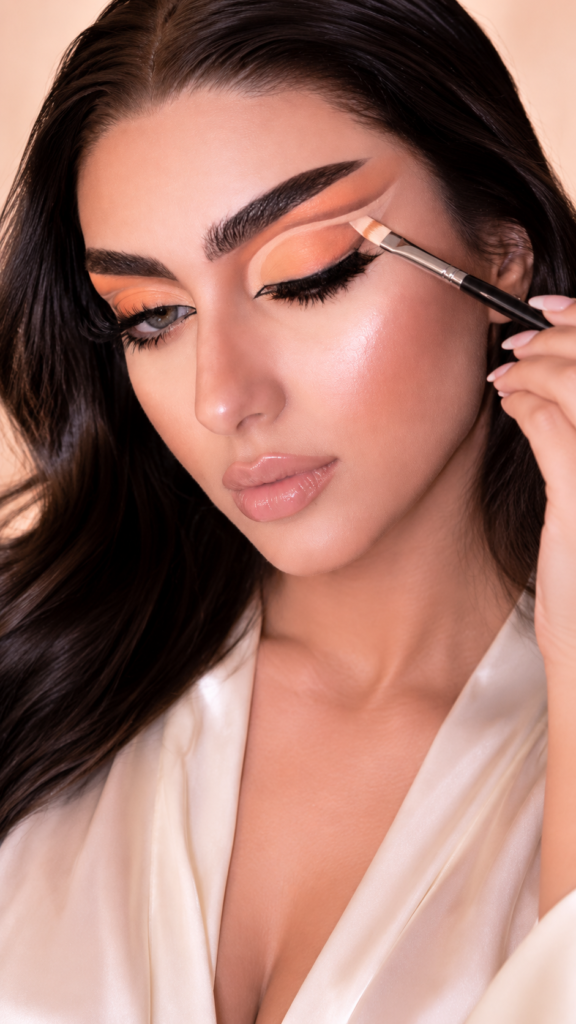 Fox Eye Makeup Look: Peach Cut Crease & Double Winged Liner 4 8c4e7e95 988f 4f19 999f c32207f22f11