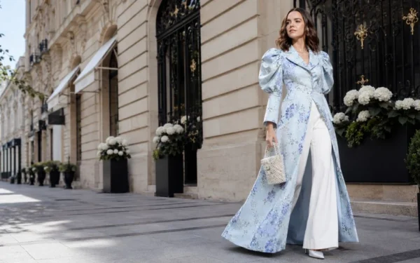 Romantic Street Style Outfits 2026: Elegant Feminine Fashion Ideas 10 Romantic Street Style Outfits 2026: Elegant Feminine Fashion Ideas