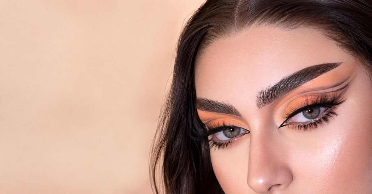 Fox Eye Makeup Look: Peach Cut Crease & Double Winged Liner