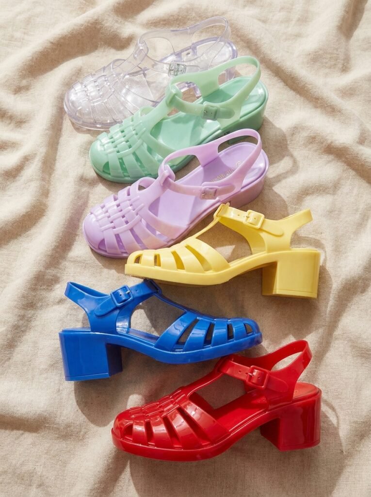 Jelly sandals in bright shades 202607031501